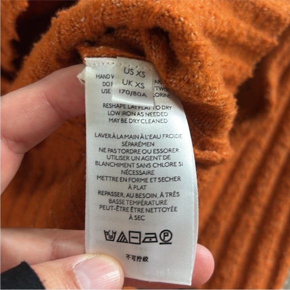 Urban Outfitters Size XS Burnt Orange Cropped Cardigan Sweater. - Picture 5 of 6